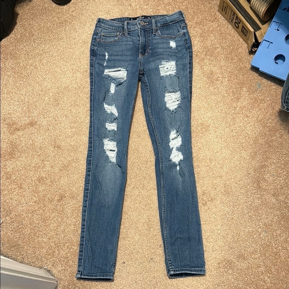 Hollister high rise super skinny Distressed Jeans size 1 regular